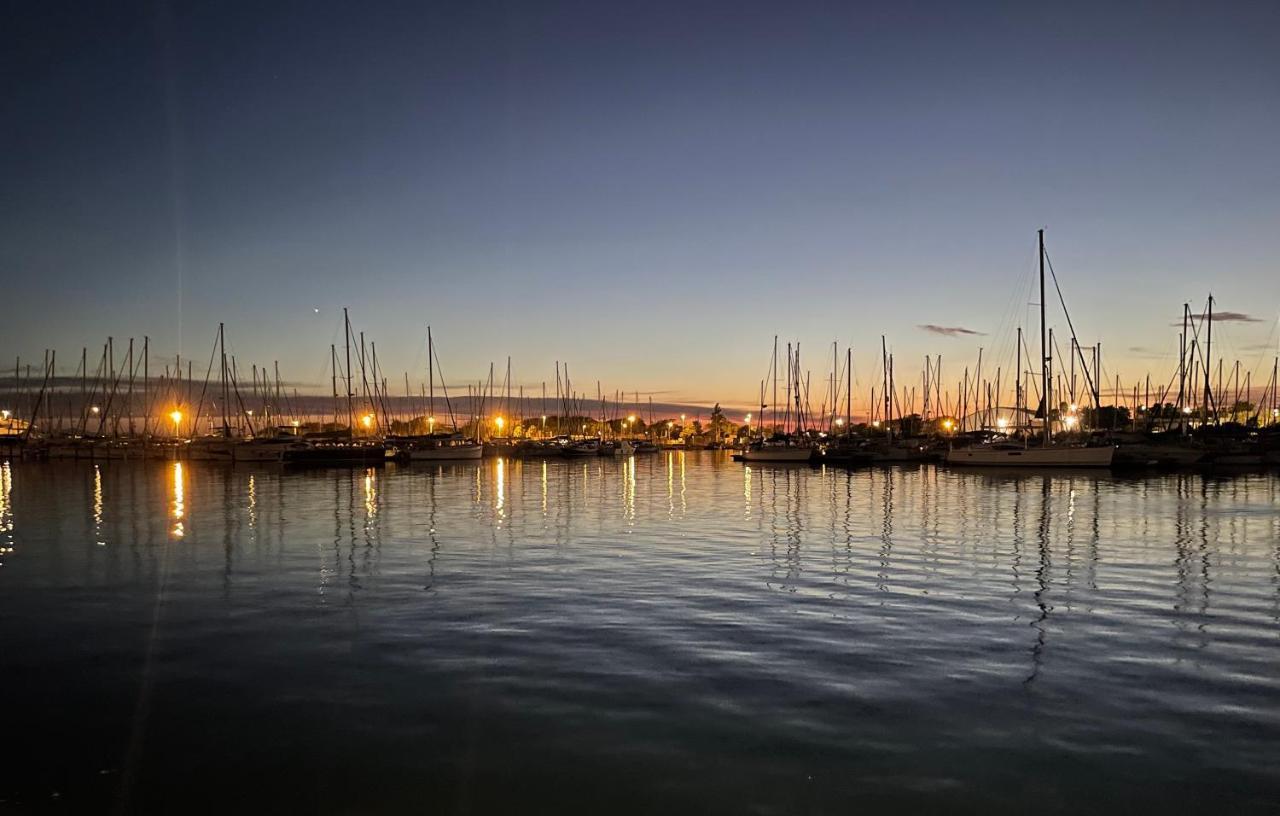 Studio - Les Pieds Dans L'Eau Agreable En Toutes Saisons 4 Couchages - Climatisation - Parking Prive - Piscine Sur Mer - Vue Magnifique Et Rare - Situation Optimum - Les Argonautes - Ile Des Pecheurs - Cap D'Agde Exteriör bild